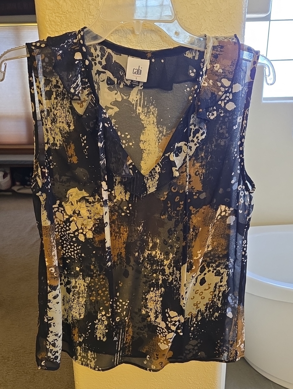 CAbi Women's Black & Gold Print Sleeveless V-Neck Camisole